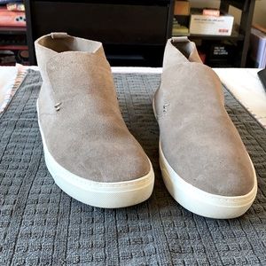 Tan Suede Ankle Shoes. Women’s Size 8.5.